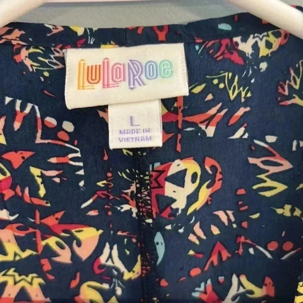 LulaRoe kimono size L short sleeve 100% polyester - Picture 2 of 4